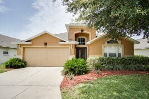 Single Story home with attached garage in Orlando