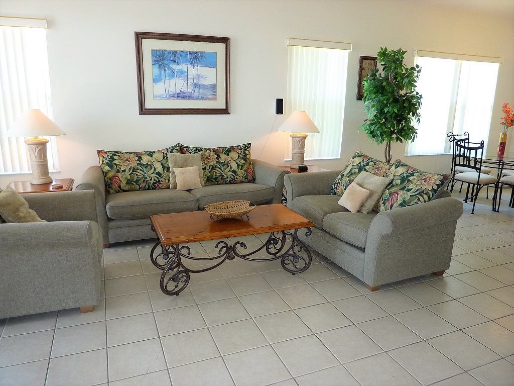 Family room – 1015 Corvina Dr Family room - 1015 Corvina Dr