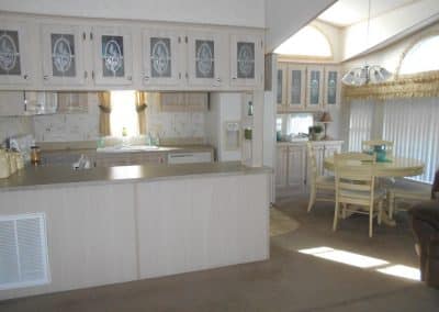 ORO #760 - Kitchen and Dining Area