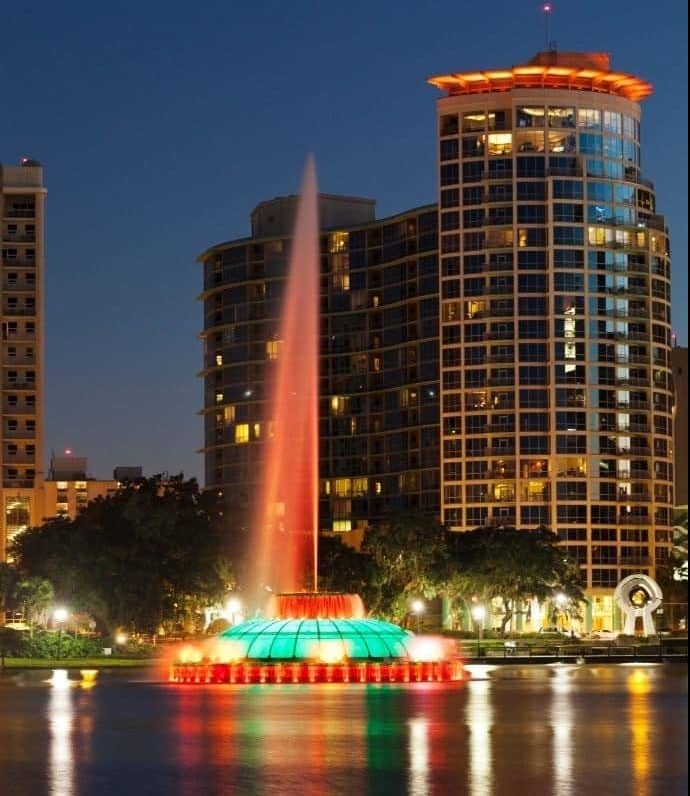 Orlando's Lake Eola fountain at night